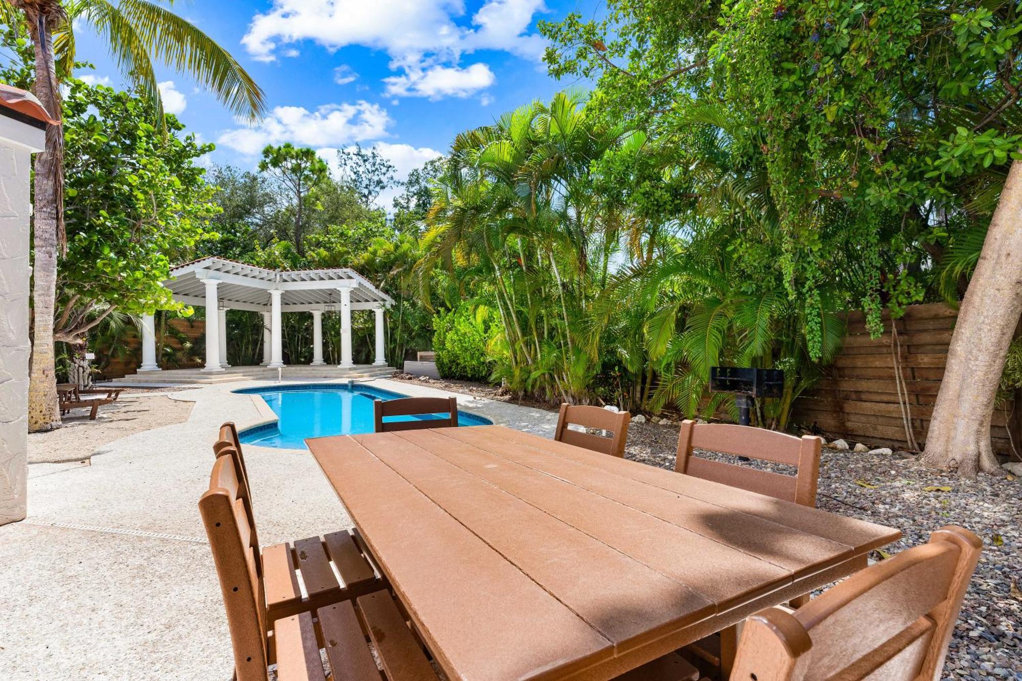 Crescent Beach Villas Сієста-Кі Екстер'єр фото
