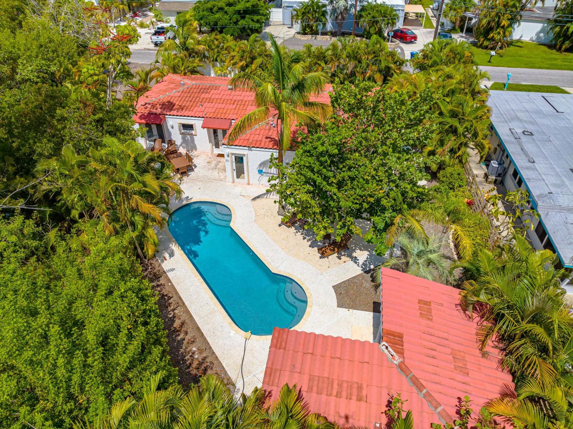 Crescent Beach Villas Сієста-Кі Екстер'єр фото